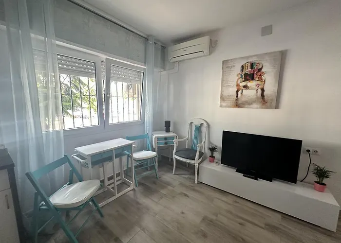 Apartamento - Recién Reformado, Piscina, Playa A 10 Minutos, Centro A 5 Minutos *