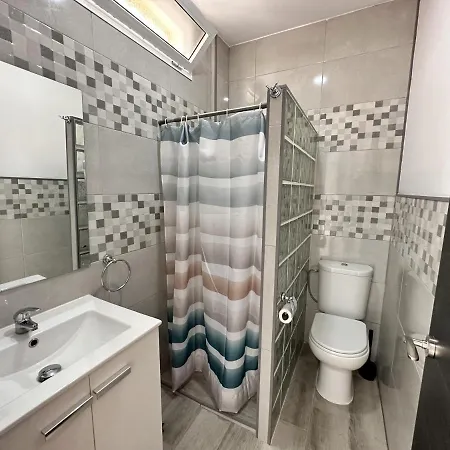 - Recien Reformado, Piscina, Playa A 10 Minutos, Centro A 5 Minutos * Torremolinos