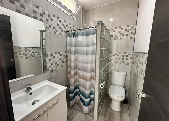 - Recien Reformado, Piscina, Playa A 10 Minutos, Centro A 5 Minutos * Torremolinos